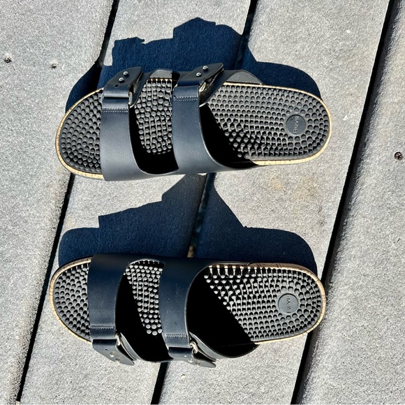 Revs Reflexology Shiel Sandal Size 41 in Black with unique brass buckle. - Picture 4 of 5